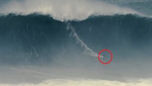 La ola de Rodrigo Koxa en Nazar&eacute;
