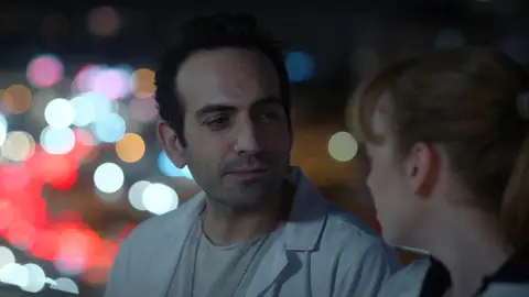 Bahar deja de huir de sus miedos y le escribe a Evren la nota más importante: “Léela cuando yo no esté” Bahar deja de huir de sus miedos y le escribe a Evren la nota más importante: “Léela cuando yo no esté”