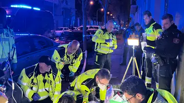 Dos hombres mueren en Nochebuena tras ser atacados con un arma blanca en Madrid Dos hombres mueren en Nochebuena tras ser atacados con un arma blanca en Madrid