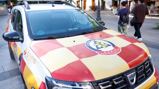 Vehículo del Samur en una calle de Madrid Vehículo del Samur en una calle de Madrid