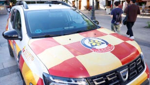 Veh&iacute;culo del Samur en una calle de Madrid