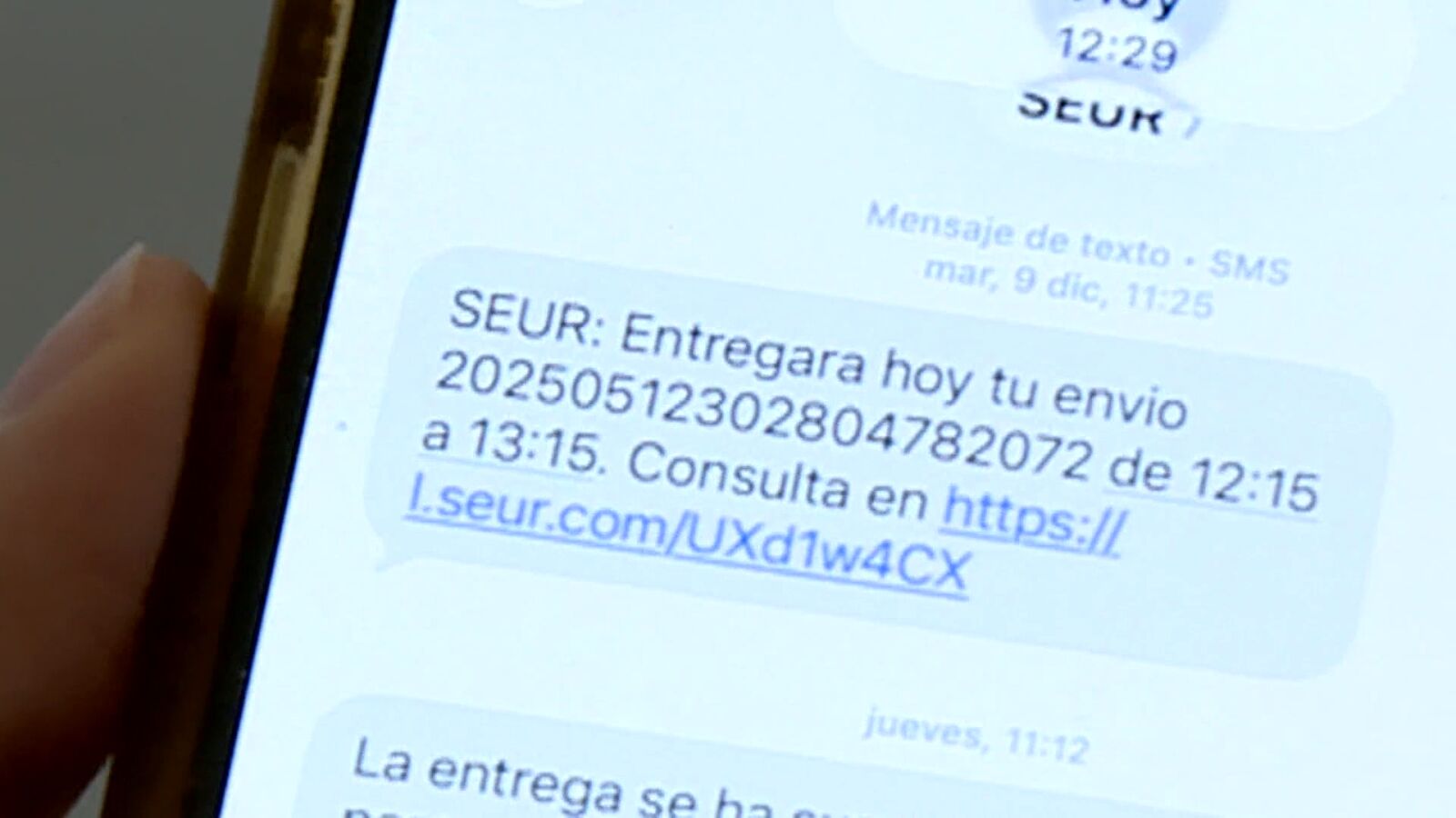 Cuidado con los SMS sobre tus paquetes: así funcionan las estafas que se disparan en Navidad