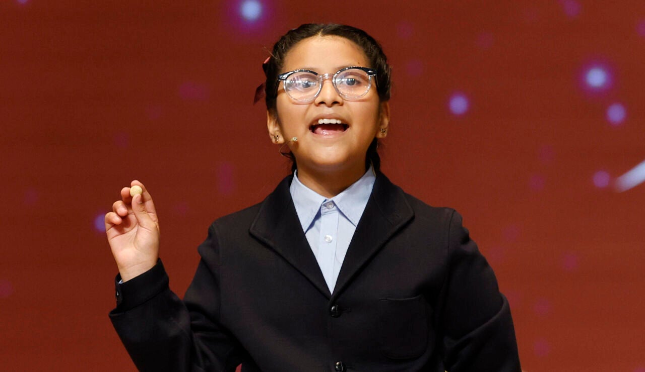 La ni&ntilde;a que cant&oacute; el gordo de la Loter&iacute;a de Navidad 2025