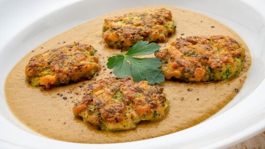 Crema de setas con tortitas de pollo y br&oacute;coli