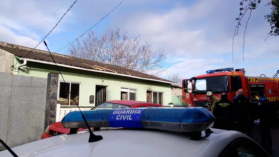 Un coche de la Guardia Civil en el lugar de los hechos Un coche de la Guardia Civil en el lugar de los hechos