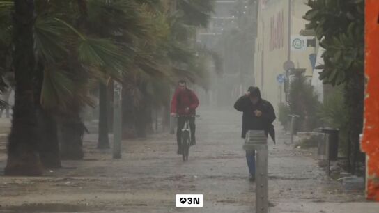 &Uacute;ltima hora del temporal, en directo: 25 v&iacute;as afectadas por la nieve