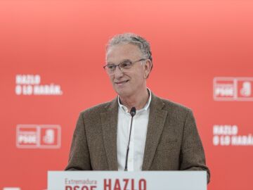 Jos&eacute; Luis Quintana en rueda de prensa