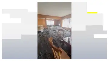 Un salón de California inundado de barro Un salón de California inundado de barro