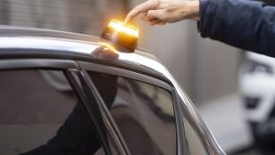 &iquest;Tiene la DGT tu posici&oacute;n geolocalizada en todo momento con la baliza V16?