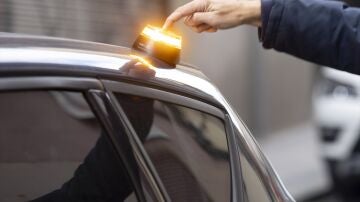 &iquest;Tiene la DGT tu posici&oacute;n geolocalizada en todo momento con la baliza V16?