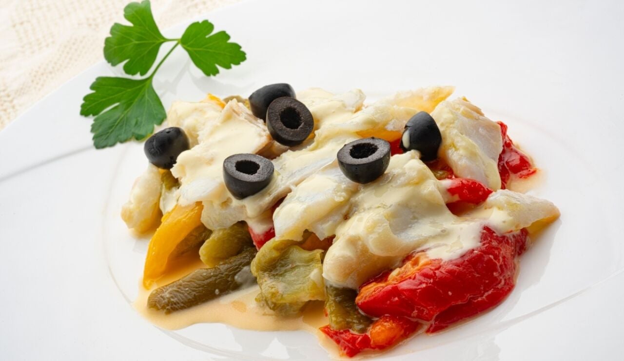 Ensalada de pimientos tricolor y bacalao