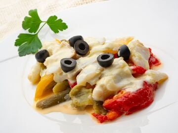 Ensalada de pimientos tricolor y bacalao