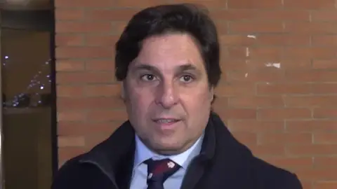 Francisco Rivera ante los micrófonos Francisco Rivera ante los micrófonos