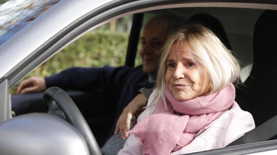 Eugenia Mart&iacute;nez de Irujo en el coche