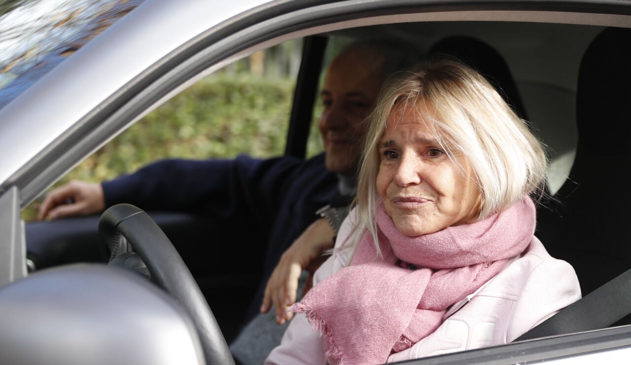 Eugenia Mart&iacute;nez de Irujo en el coche