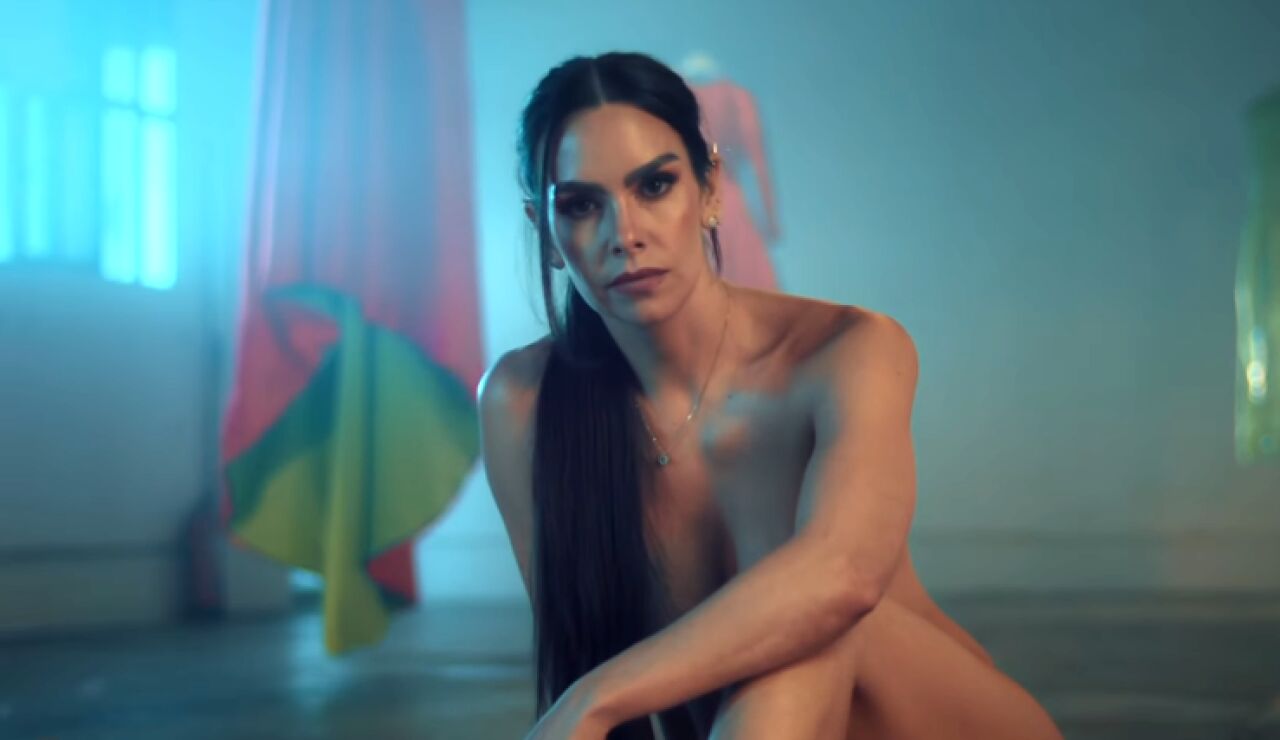 Nuevas pistas sobre su vestido para las Campanadas: Cristina Pedroche rompe con todo en su nueva publicaci&oacute;n en redes sociales