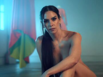 Nuevas pistas sobre su vestido para las Campanadas: Cristina Pedroche rompe con todo en su nueva publicaci&oacute;n en redes sociales