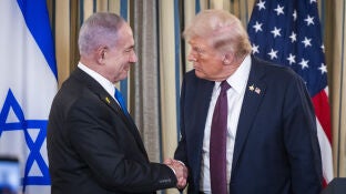Imagen del presidente de Estados Unidos, Donald Trump, con el primer ministro de Israel, Benjamin Netanyahu 