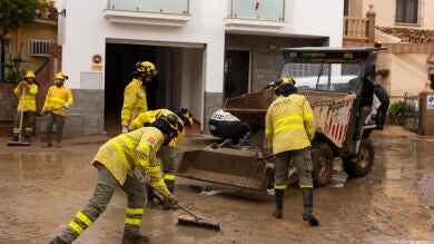 El temporal provoca desvíos de vuelos, cortes ferroviarios, dos desaparecidos y un muerto