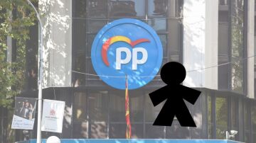 Imagen de la sede del PP junto con la imagen representativa de los Santos Inocentes 