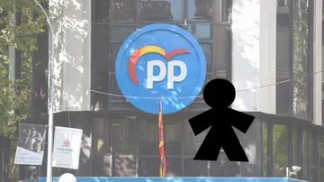 Imagen de la sede del PP junto con la imagen representativa de los Santos Inocentes Imagen de la sede del PP junto con la imagen representativa de los Santos Inocentes