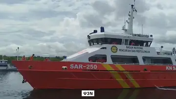 Indonesia amplía la búsqueda de un español y sus tres hijos tras un naufragio turístico Indonesia amplía la búsqueda de un español y sus tres hijos tras un naufragio turístico