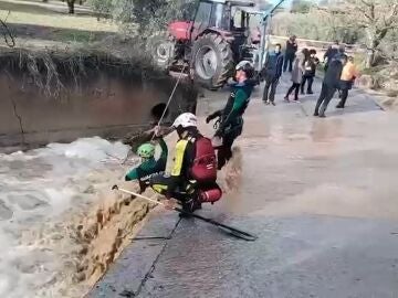 Localizan sin vida al motorista desaparecido tras el temporal en Granada