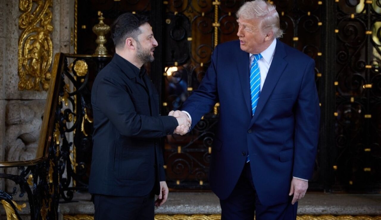 Donald Trump junto a Volod&iacute;mir Zelenski