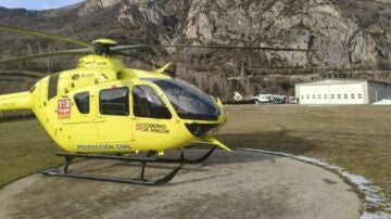 Helic&oacute;ptero de protecci&oacute;n civil