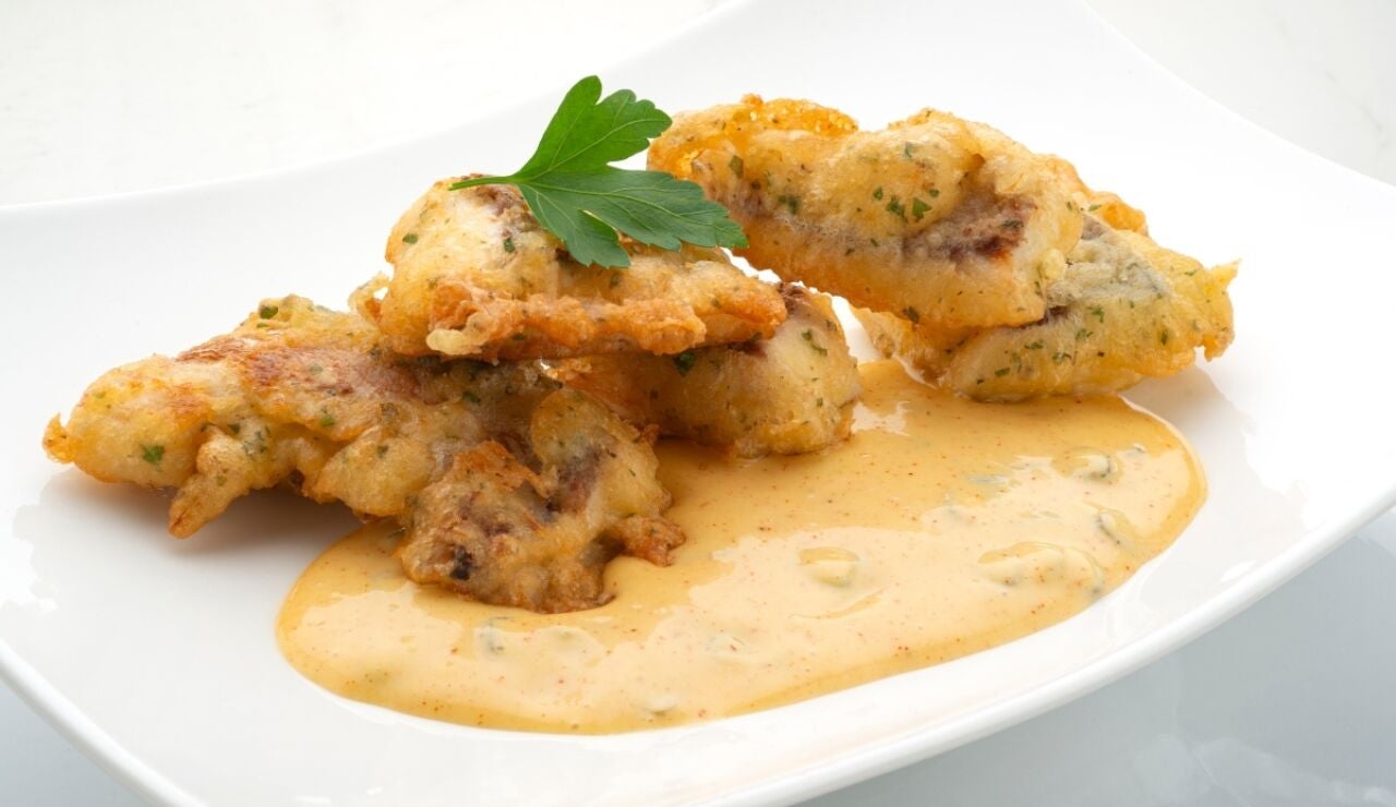 Calugas de pescado con mahonesa agridulce