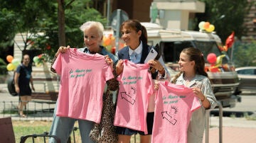 Elena Irureta, Toni Acosta y Carla Pastor en Abuela tremenda