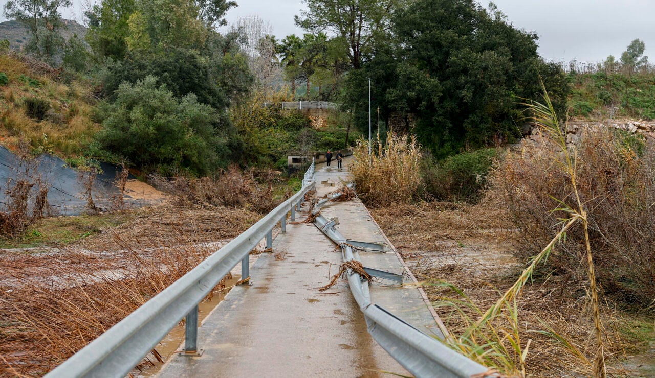 Imagen de una zona anegada por el agua tras los episodios de lluvia vividos en Barxeta
