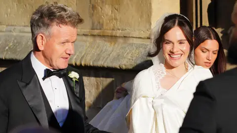 Gordon Ramsay y su hija Holly en su boda Gordon Ramsay y su hija Holly en su boda