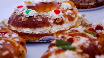 La OCU alerta del abuso de aditivos y de la mezcla de grasas en los roscones del supermercado: Esto es lo que debes evitar