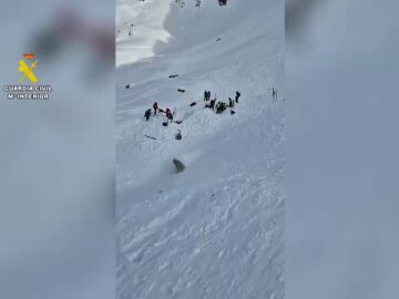 Las impactantes im&aacute;genes de la b&uacute;squeda de los muertos en Panticosa