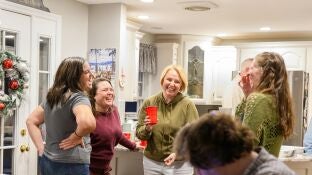 Imagen de archivo de gente sonriendo