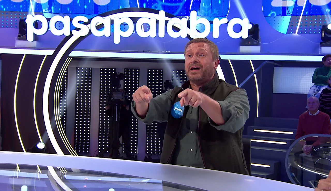 El final inesperado del villancico con el que Juan Peña pone la guinda a la Navidad en Pasapalabra