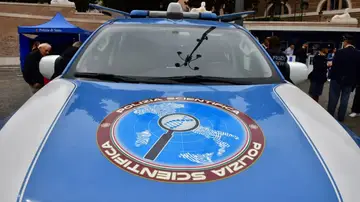 Imagen de archivo de un vehículo de la Policía italiana Imagen de archivo de un vehículo de la Policía italiana