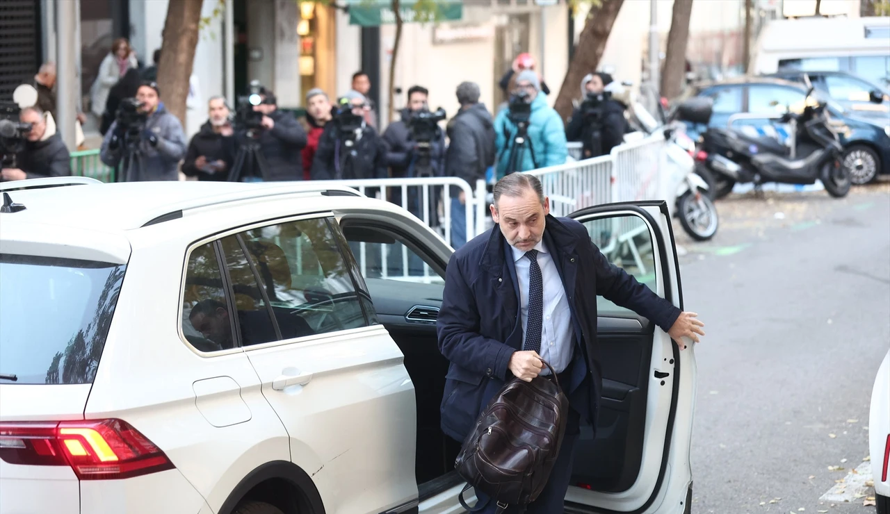 El PP cita a Ábalos en la 'comisión Koldo' del Senado el 8 de enero