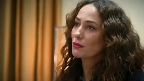 La desesperación de Parla llega al extremo: droga a Umay para ocultar la verdad La desesperación de Parla llega al extremo: droga a Umay para ocultar la verdad