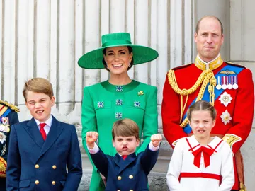 El príncipe Guillermo y Kate Middleton con sus hijos El príncipe Guillermo y Kate Middleton con sus hijos