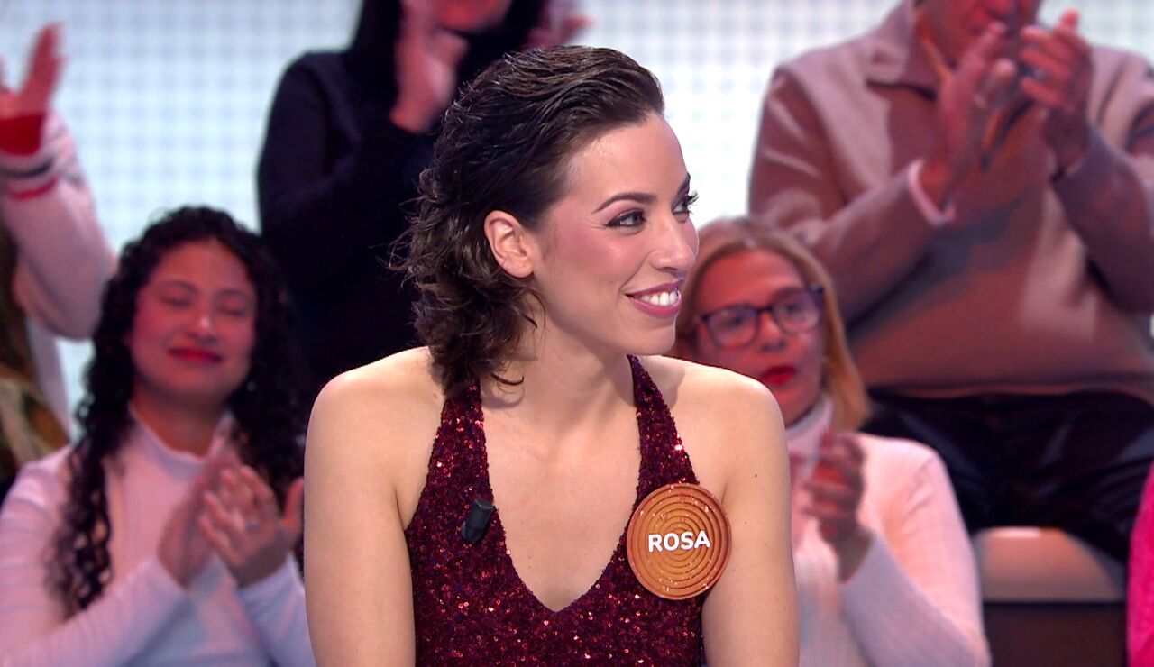 El espectacular vestido de Rosa en Nochevieja: deslumbra en Pasapalabra de rojo y con lentejuelas