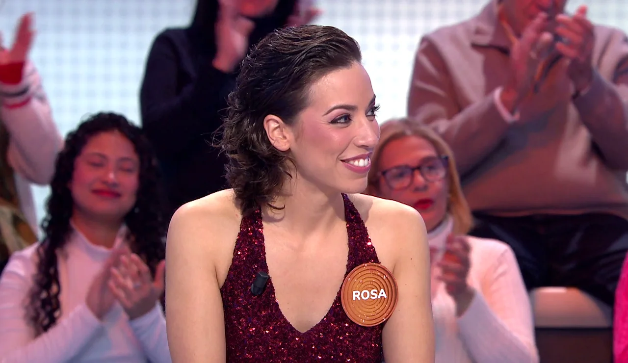 El espectacular vestido de Rosa en Nochevieja: deslumbra en Pasapalabra de rojo y con lentejuelas