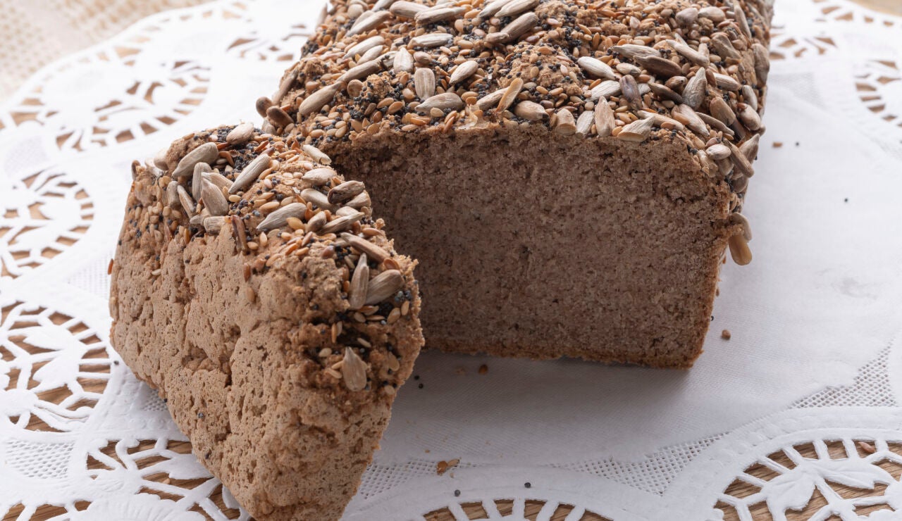 Pan casero de semillas sin gluten de Joseba Argui&ntilde;ano