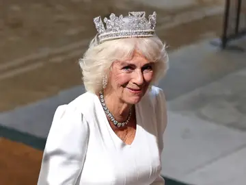 La reina Camila confiesa que sufrió un intento de agresión sexual cuando era adolescente: "Le di un taconazo" La reina Camila confiesa que sufrió un intento de agresión sexual cuando era adolescente: "Le di un taconazo"