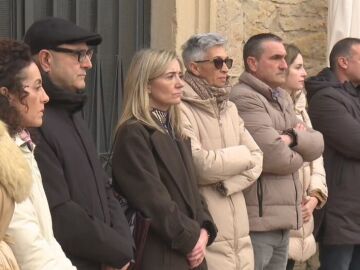 Minuto de silencio en Fuenmayor