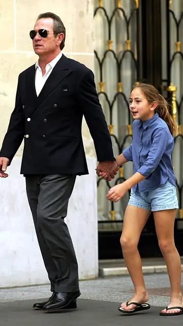Tommy Lee Jones y su hija en 2001 Tommy Lee Jones y su hija en 2001