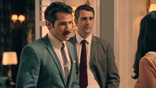 Darío visita a Pelayo y María les ve irse a cenar juntos... ¿se imaginará algo? Darío visita a Pelayo y María les ve irse a cenar juntos... ¿se imaginará algo?