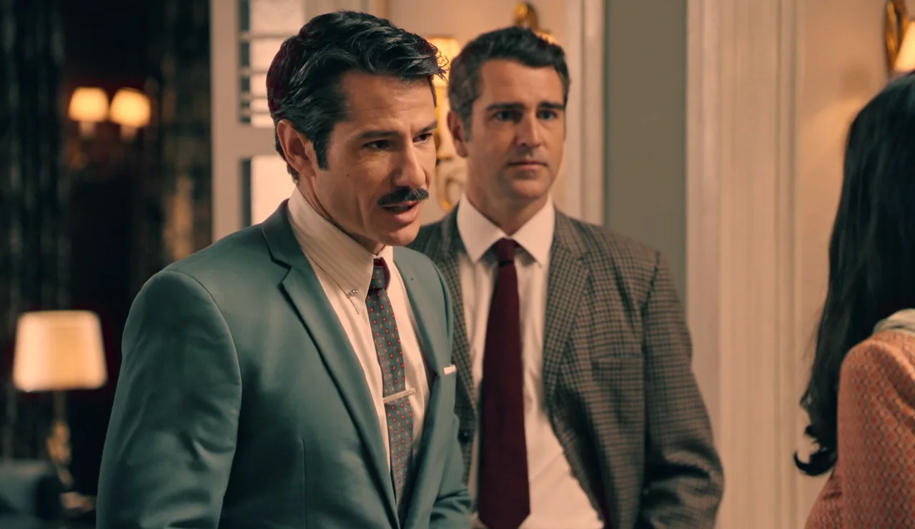 Darío visita a Pelayo y María les ve irse a cenar juntos... ¿se imaginará algo?