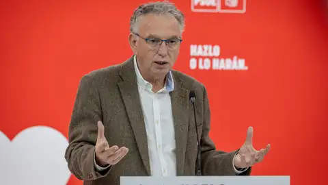 El presidente de la Junta Gestora del PSOE de Extremadura y delegado del Gobierno, José Luis Quintana. El presidente de la Junta Gestora del PSOE de Extremadura y delegado del Gobierno, José Luis Quintana.